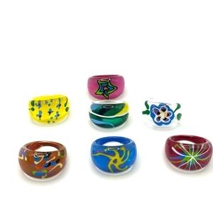 7 Acrylic Rings Size 5 1/2. Very colorful. Fun 🌸 ⭐️ Artist unique 90’s Y2K